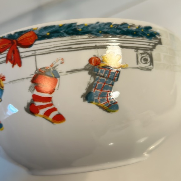 EATON fine dining china Christmas bowl - Picture 5 of 6